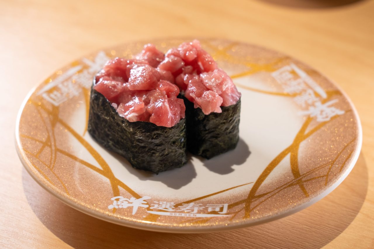 現場食客亦有不少個人推介，例如比較少見的吞拿魚頭肉軍艦壽司，還有牛奶味濃郁的北海道軟雪糕。