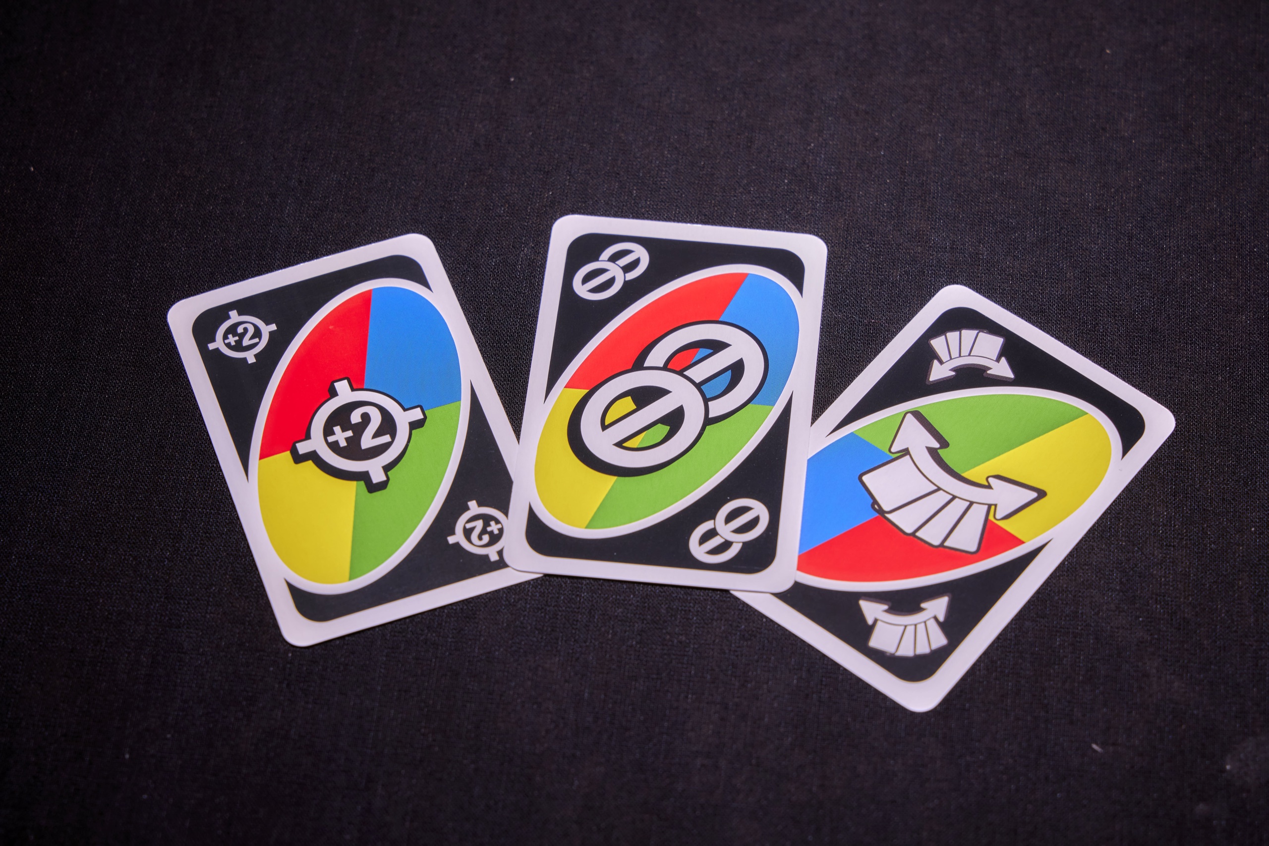 中大宿生會有UNO盃賽出牌節奏特快通宵打比賽！拆解官方玩法有咩唔同draw卡唔可以連續出？最後一張可以出功能牌？ - Mill MILK