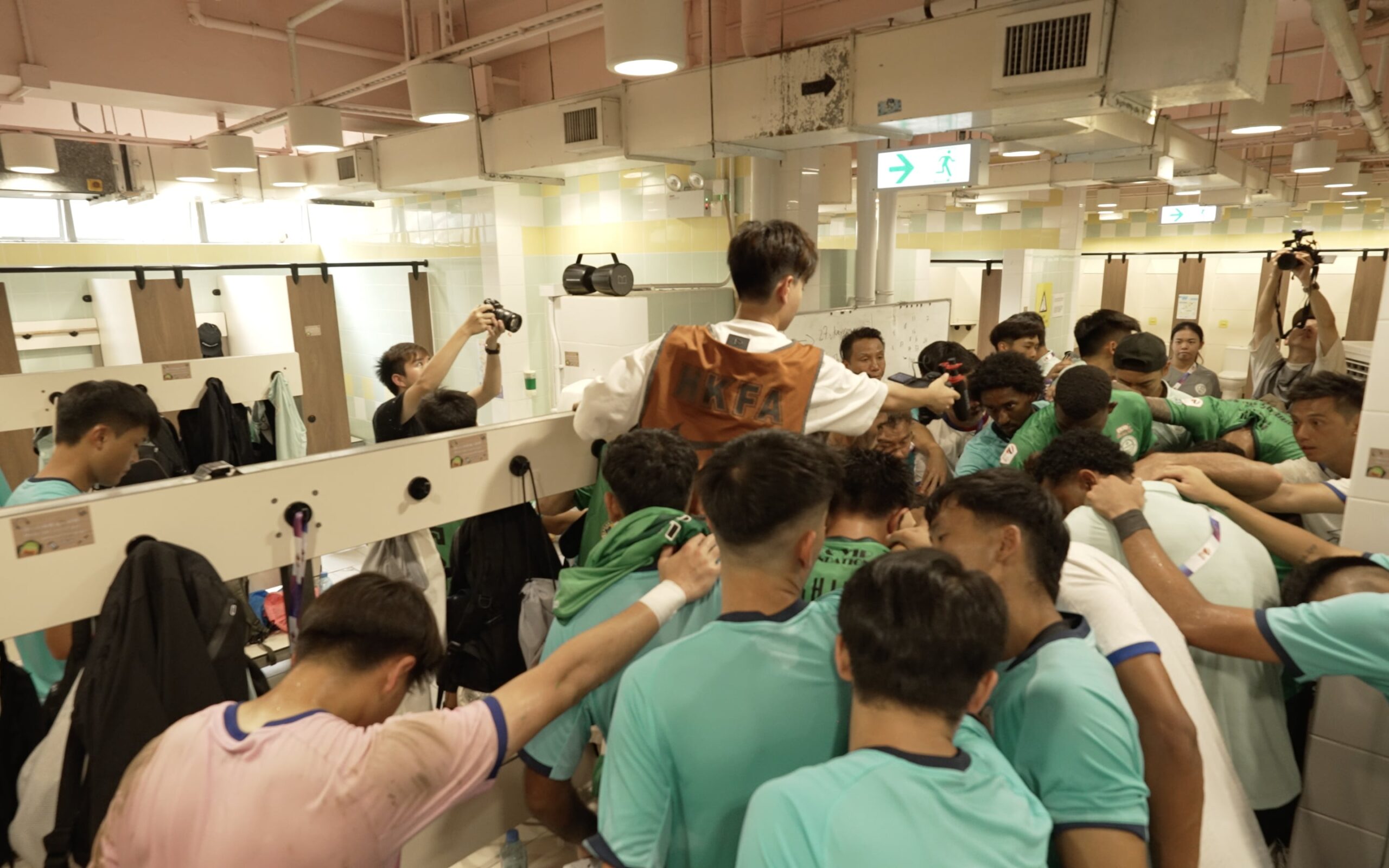 6人團隊無償拍港足球員紀錄片成員自資飛外地跟拍比賽以Netflix為目標紀錄本地球會及香港代表隊比賽- Mill MILK